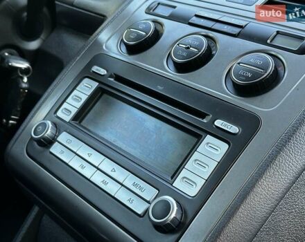 Сірий Фольксваген Туран, об'ємом двигуна 1.6 л та пробігом 230 тис. км за 6750 $, фото 84 на Automoto.ua