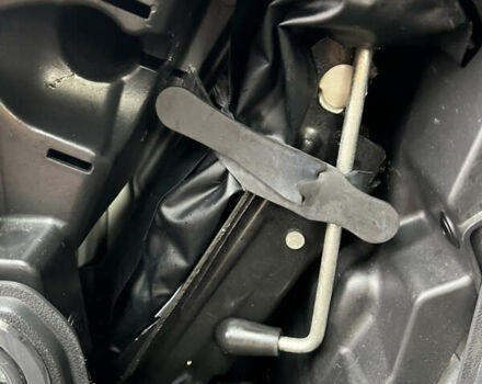 Сірий Фольксваген Туран, об'ємом двигуна 1.39 л та пробігом 208 тис. км за 7200 $, фото 16 на Automoto.ua