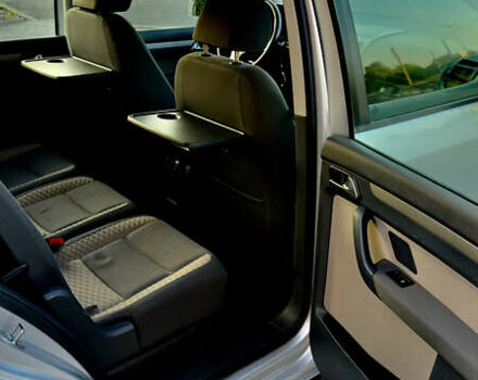 Сірий Фольксваген Туран, об'ємом двигуна 1.6 л та пробігом 218 тис. км за 8400 $, фото 44 на Automoto.ua