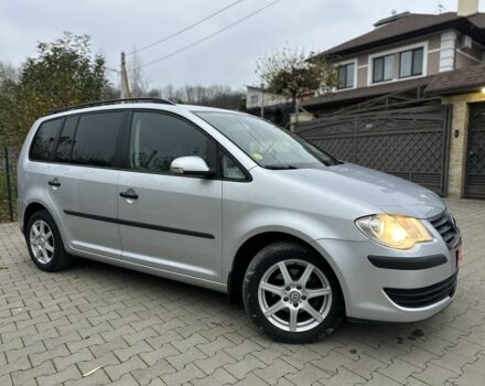 Серый Фольксваген Туран, объемом двигателя 1.6 л и пробегом 215 тыс. км за 6500 $, фото 5 на Automoto.ua