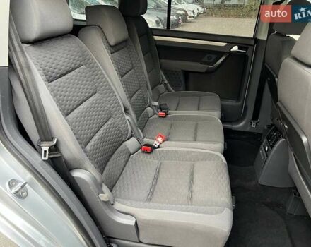 Серый Фольксваген Туран, объемом двигателя 1.6 л и пробегом 262 тыс. км за 6700 $, фото 24 на Automoto.ua