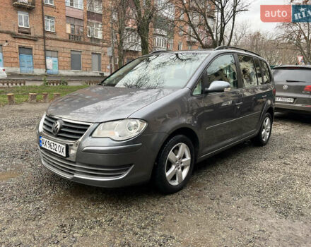 Сірий Фольксваген Туран, об'ємом двигуна 1.39 л та пробігом 208 тис. км за 7200 $, фото 7 на Automoto.ua