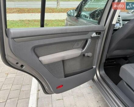 Сірий Фольксваген Туран, об'ємом двигуна 1.4 л та пробігом 187 тис. км за 6650 $, фото 31 на Automoto.ua