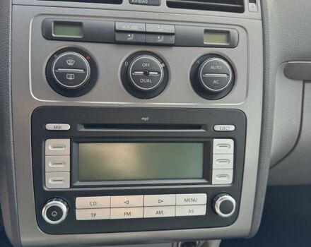 Фольксваген Туран 2007 в Лубнах на Automoto.ua Серый Фольксваген Туран, объемом двигателя 1.6 л и пробегом 199 тыс. км за 7699 $, фото 11 на Automoto.ua