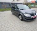 Серый Фольксваген Туран, объемом двигателя 1.6 л и пробегом 224 тыс. км за 7300 $, фото 3 на Automoto.ua