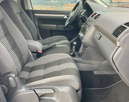 Серый Фольксваген Туран, объемом двигателя 1.6 л и пробегом 220 тыс. км за 8600 $, фото 59 на Automoto.ua