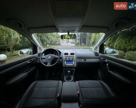 Серый Фольксваген Туран, объемом двигателя 1.6 л и пробегом 211 тыс. км за 7450 $, фото 41 на Automoto.ua