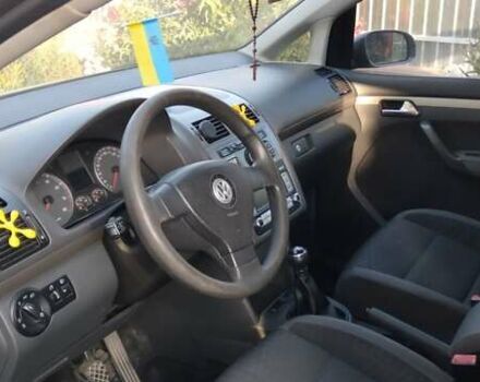 Сірий Фольксваген Туран, об'ємом двигуна 1.6 л та пробігом 210 тис. км за 8000 $, фото 4 на Automoto.ua