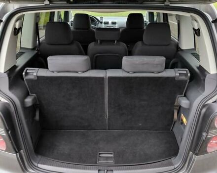 Серый Фольксваген Туран, объемом двигателя 1.4 л и пробегом 182 тыс. км за 7850 $, фото 30 на Automoto.ua