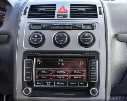 Сірий Фольксваген Туран, об'ємом двигуна 2 л та пробігом 264 тис. км за 5000 $, фото 18 на Automoto.ua