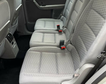 Серый Фольксваген Туран, объемом двигателя 1.6 л и пробегом 211 тыс. км за 7500 $, фото 18 на Automoto.ua