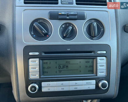 Серый Фольксваген Туран, объемом двигателя 1.4 л и пробегом 188 тыс. км за 6000 $, фото 68 на Automoto.ua