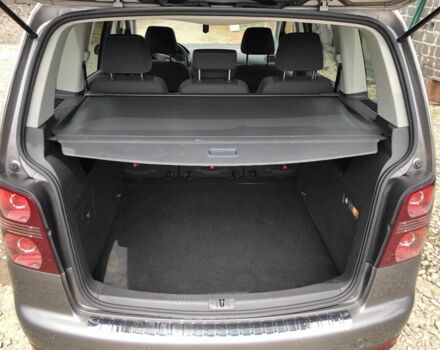 Сірий Фольксваген Туран, об'ємом двигуна 1.4 л та пробігом 240 тис. км за 5900 $, фото 5 на Automoto.ua