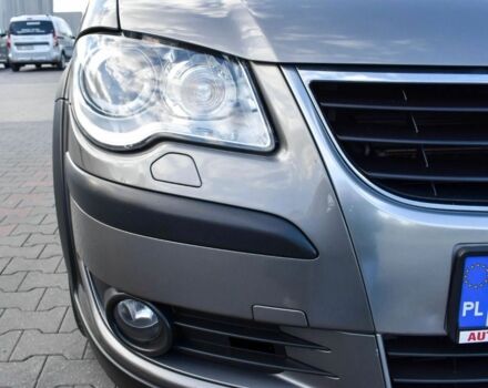 Сірий Фольксваген Туран, об'ємом двигуна 2 л та пробігом 264 тис. км за 5000 $, фото 7 на Automoto.ua