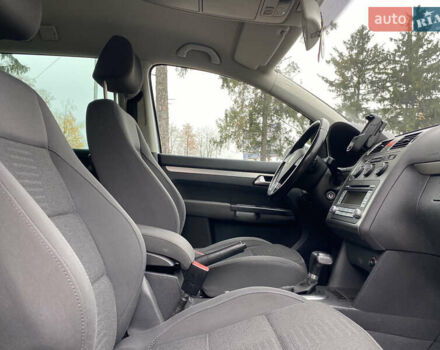 Сірий Фольксваген Туран, об'ємом двигуна 1.4 л та пробігом 187 тис. км за 7600 $, фото 9 на Automoto.ua