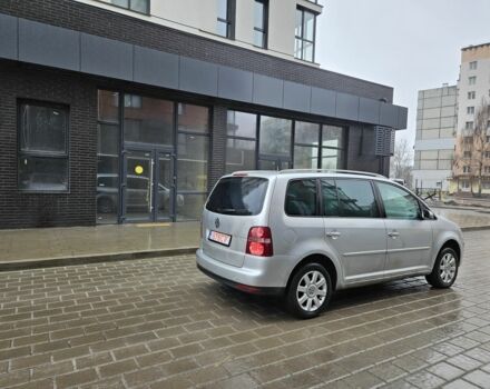 Серый Фольксваген Туран, объемом двигателя 1.9 л и пробегом 350 тыс. км за 2800 $, фото 3 на Automoto.ua