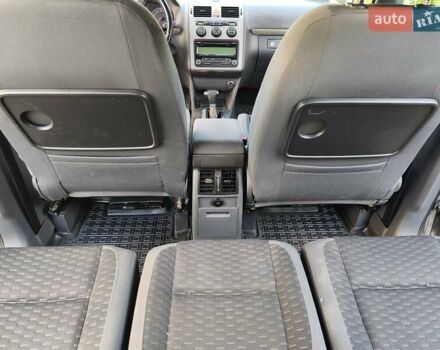 Серый Фольксваген Туран, объемом двигателя 1.39 л и пробегом 235 тыс. км за 8550 $, фото 6 на Automoto.ua