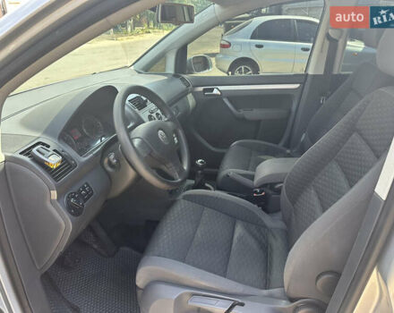 Сірий Фольксваген Туран, об'ємом двигуна 1.39 л та пробігом 216 тис. км за 6500 $, фото 10 на Automoto.ua