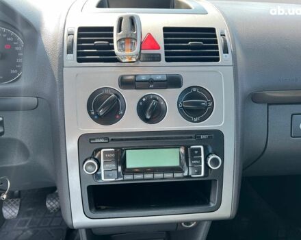 Серый Фольксваген Туран, объемом двигателя 1.6 л и пробегом 254 тыс. км за 7590 $, фото 22 на Automoto.ua