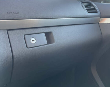 Серый Фольксваген Туран, объемом двигателя 1.39 л и пробегом 196 тыс. км за 7700 $, фото 26 на Automoto.ua