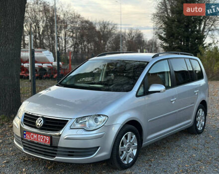 Серый Фольксваген Туран, объемом двигателя 1.6 л и пробегом 236 тыс. км за 8200 $, фото 8 на Automoto.ua