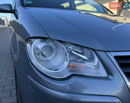 Серый Фольксваген Туран, объемом двигателя 1.4 л и пробегом 188 тыс. км за 6000 $, фото 30 на Automoto.ua