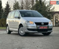 Серый Фольксваген Туран, объемом двигателя 1.6 л и пробегом 210 тыс. км за 7350 $, фото 6 на Automoto.ua