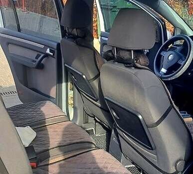 Серый Фольксваген Туран, объемом двигателя 1.4 л и пробегом 317 тыс. км за 7500 $, фото 4 на Automoto.ua