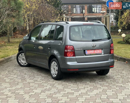 Серый Фольксваген Туран, объемом двигателя 1.6 л и пробегом 210 тыс. км за 7350 $, фото 11 на Automoto.ua