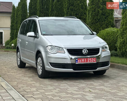Серый Фольксваген Туран, объемом двигателя 1.6 л и пробегом 211 тыс. км за 7450 $, фото 7 на Automoto.ua