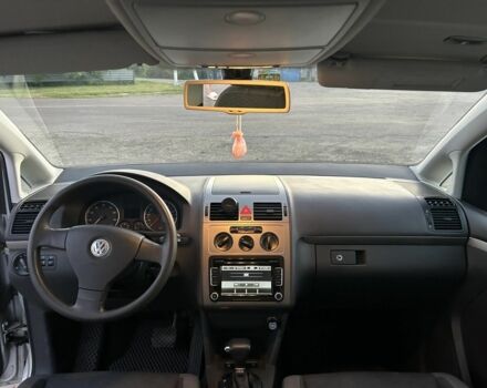 Сірий Фольксваген Туран, об'ємом двигуна 1.4 л та пробігом 210 тис. км за 7000 $, фото 7 на Automoto.ua