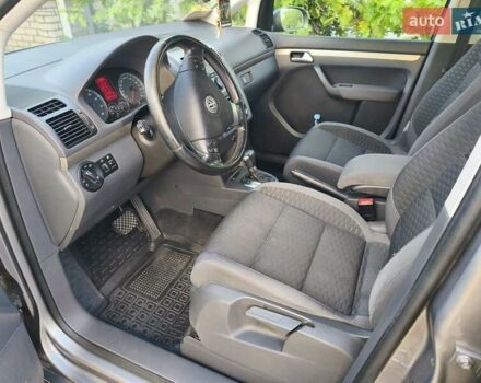 Серый Фольксваген Туран, объемом двигателя 1.39 л и пробегом 235 тыс. км за 8550 $, фото 15 на Automoto.ua