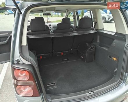 Сірий Фольксваген Туран, об'ємом двигуна 1.9 л та пробігом 263 тис. км за 8500 $, фото 5 на Automoto.ua