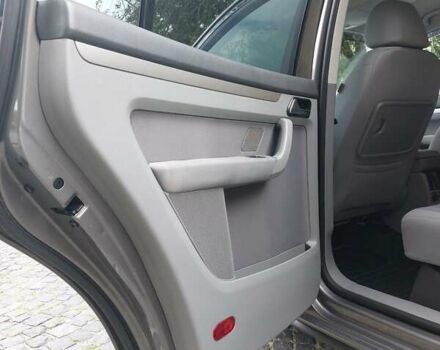 Сірий Фольксваген Туран, об'ємом двигуна 1.4 л та пробігом 232 тис. км за 7000 $, фото 35 на Automoto.ua