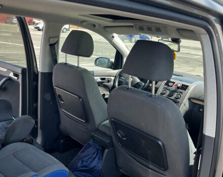 Серый Фольксваген Туран, объемом двигателя 2 л и пробегом 226 тыс. км за 10750 $, фото 17 на Automoto.ua