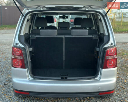 Серый Фольксваген Туран, объемом двигателя 1.6 л и пробегом 236 тыс. км за 8200 $, фото 49 на Automoto.ua