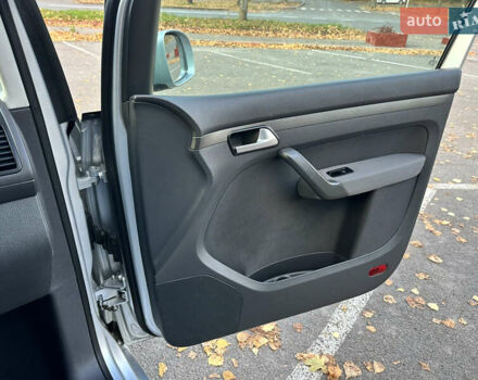 Сірий Фольксваген Туран, об'ємом двигуна 1.6 л та пробігом 196 тис. км за 8199 $, фото 72 на Automoto.ua