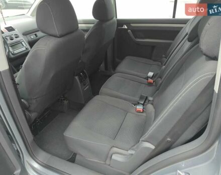 Сірий Фольксваген Туран, об'ємом двигуна 1.9 л та пробігом 263 тис. км за 8500 $, фото 3 на Automoto.ua