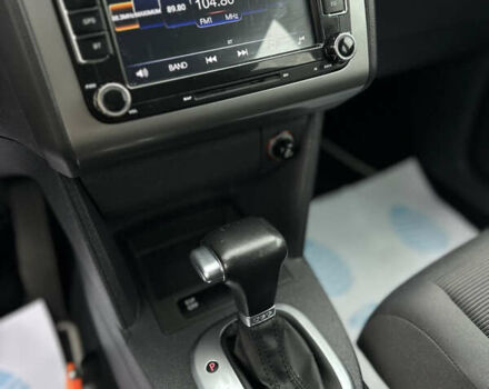 Серый Фольксваген Туран, объемом двигателя 1.4 л и пробегом 240 тыс. км за 6800 $, фото 13 на Automoto.ua