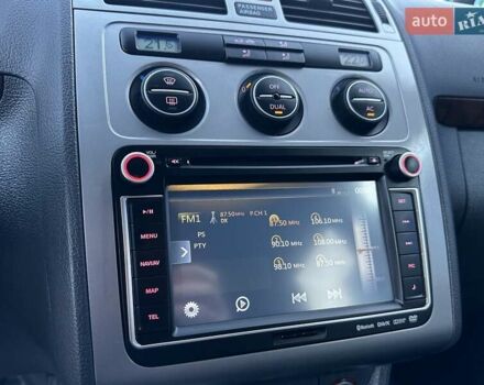 Серый Фольксваген Туран, объемом двигателя 1.4 л и пробегом 142 тыс. км за 8650 $, фото 53 на Automoto.ua