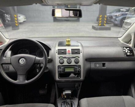 Серый Фольксваген Туран, объемом двигателя 2 л и пробегом 326 тыс. км за 7800 $, фото 10 на Automoto.ua