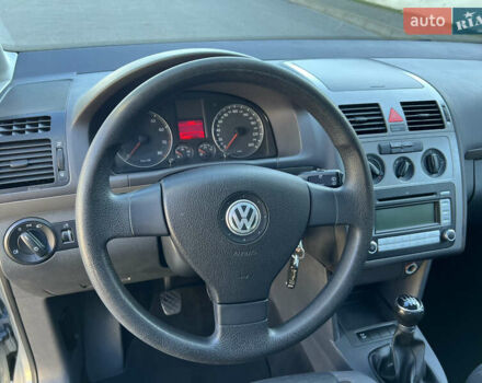 Серый Фольксваген Туран, объемом двигателя 1.4 л и пробегом 188 тыс. км за 6000 $, фото 62 на Automoto.ua