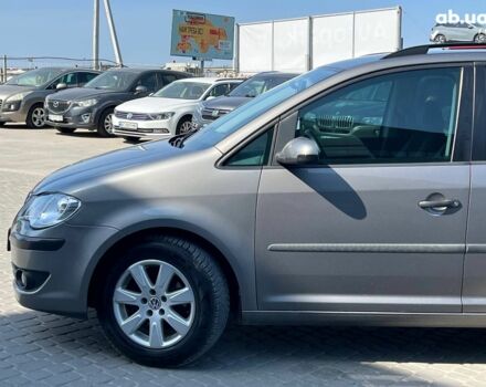 Серый Фольксваген Туран, объемом двигателя 1.6 л и пробегом 254 тыс. км за 7590 $, фото 2 на Automoto.ua