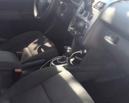 Серый Фольксваген Туран, объемом двигателя 1.9 л и пробегом 330 тыс. км за 7200 $, фото 5 на Automoto.ua