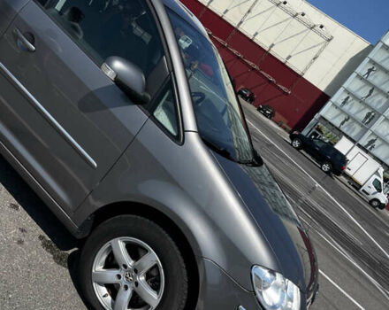 Серый Фольксваген Туран, объемом двигателя 2 л и пробегом 226 тыс. км за 10750 $, фото 15 на Automoto.ua