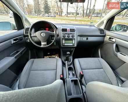 Сірий Фольксваген Туран, об'ємом двигуна 1.6 л та пробігом 196 тис. км за 8199 $, фото 64 на Automoto.ua