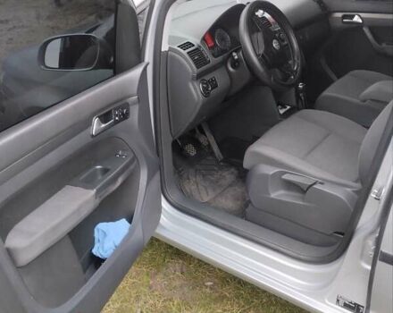 Сірий Фольксваген Туран, об'ємом двигуна 1.9 л та пробігом 257 тис. км за 8600 $, фото 14 на Automoto.ua