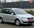 Серый Фольксваген Туран, объемом двигателя 1.6 л и пробегом 236 тыс. км за 7100 $, фото 1 на Automoto.ua