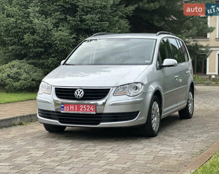 Серый Фольксваген Туран, объемом двигателя 1.6 л и пробегом 211 тыс. км за 7450 $, фото 6 на Automoto.ua