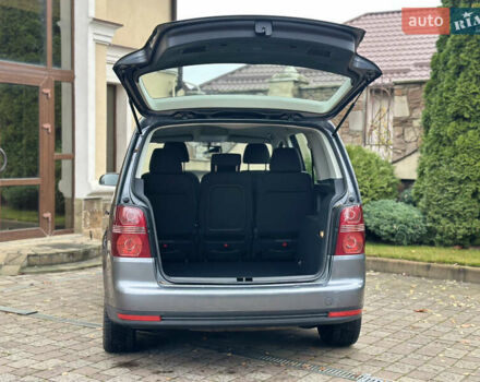 Серый Фольксваген Туран, объемом двигателя 1.6 л и пробегом 210 тыс. км за 7350 $, фото 20 на Automoto.ua